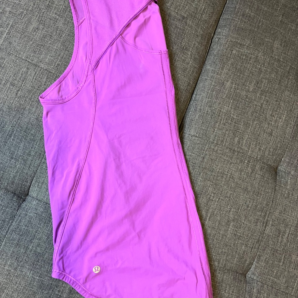 Lululemon tank - Picture 2 of 3